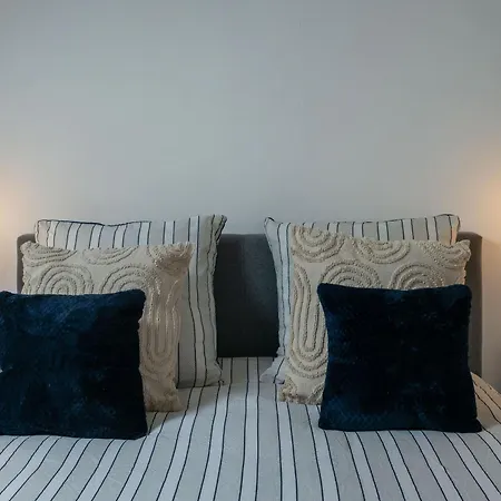 Le 108 - Design, 2 Chambres, Quartier Thermal Apartman *