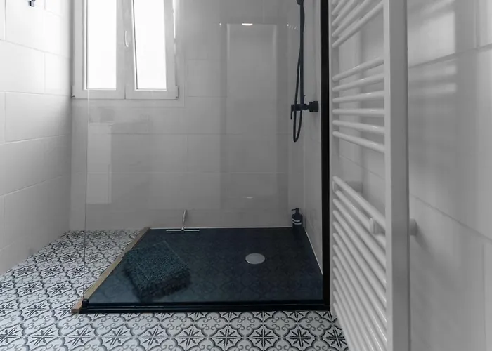 Le 108 - Design, 2 Chambres, Quartier Thermal Apartman *